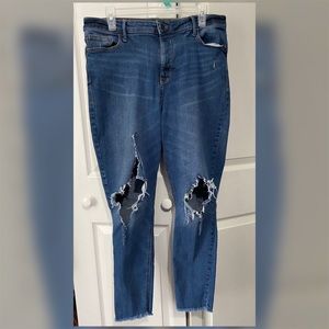 Old Navy Rockstar Highrise Distressed Jean